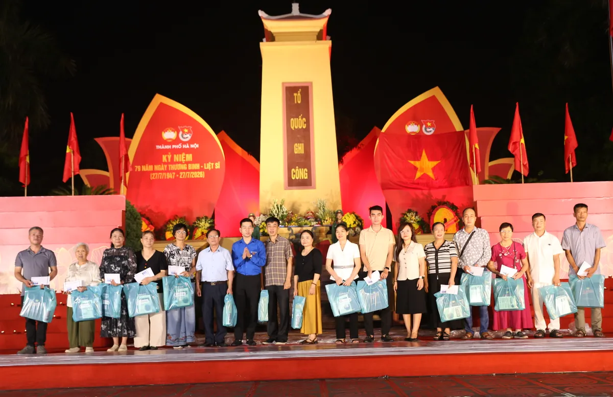 "Thắp hương tri &acirc;n 2026": S&aacute;ng m&atilde;i t&igrave;nh đất nước, khắc ghi l&ograve;ng biết ơn c&aacute;c Anh h&ugrave;ng liệt sĩ - Ảnh 9.