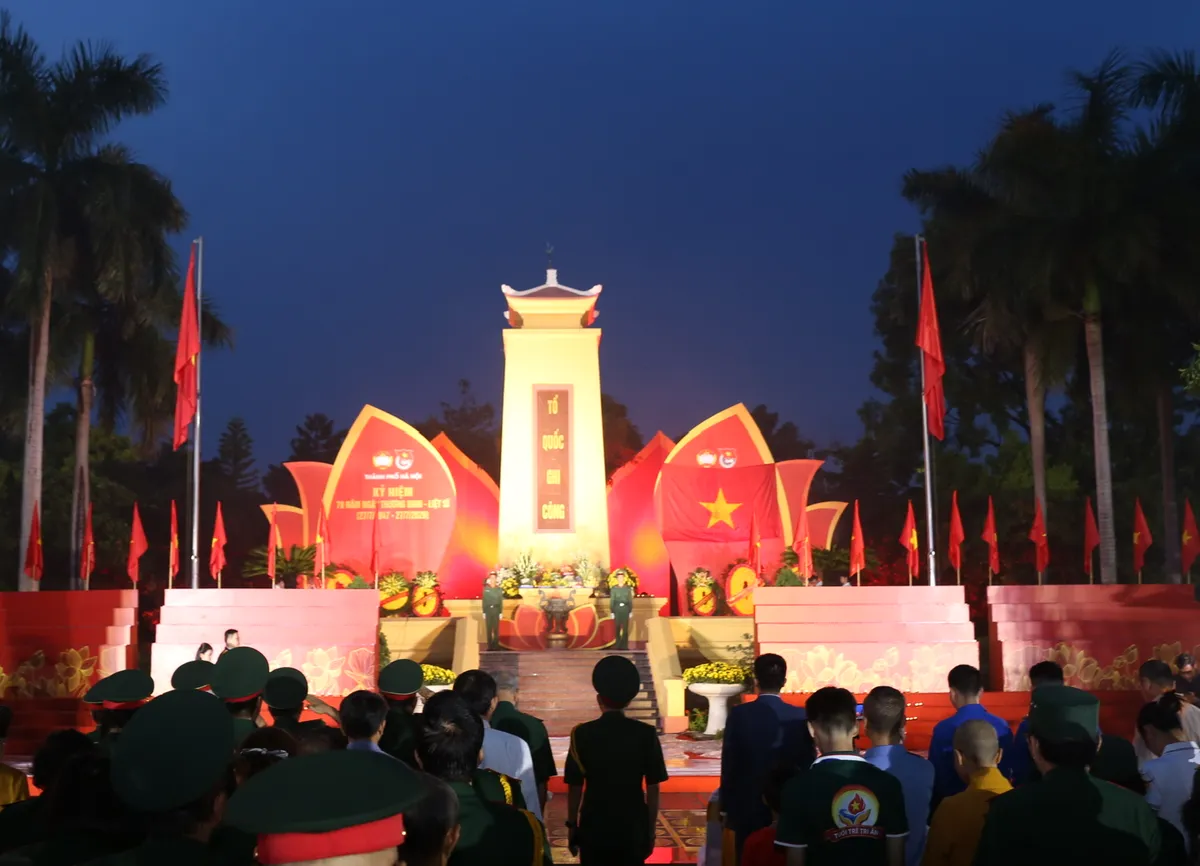 "Thắp hương tri &acirc;n 2026": S&aacute;ng m&atilde;i t&igrave;nh đất nước, khắc ghi l&ograve;ng biết ơn c&aacute;c Anh h&ugrave;ng liệt sĩ - Ảnh 1.