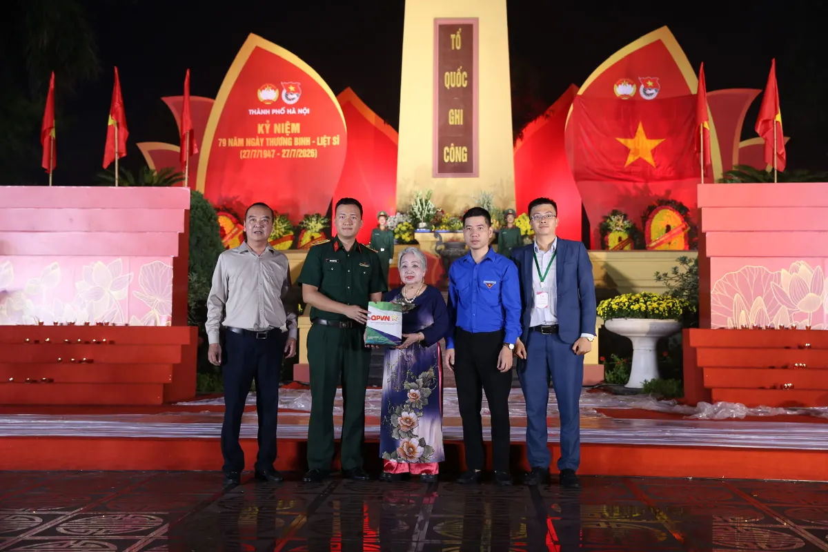 "Thắp hương tri &acirc;n 2026": S&aacute;ng m&atilde;i t&igrave;nh đất nước, khắc ghi l&ograve;ng biết ơn c&aacute;c Anh h&ugrave;ng liệt sĩ - Ảnh 8.