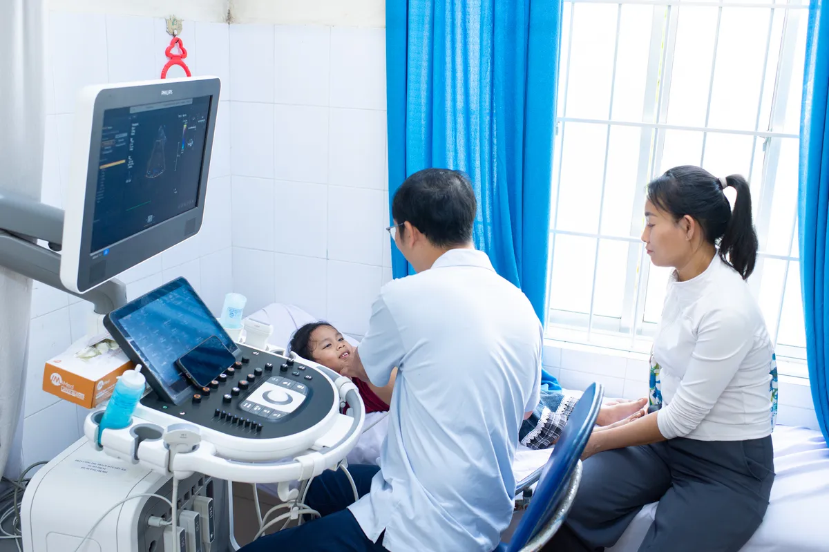 Kh&aacute;m s&agrave;ng lọc tim bẩm sinh - Trao cơ hội sống khỏe cho trẻ em tr&ecirc;n địa b&agrave;n tỉnh Kh&aacute;nh H&ograve;a- Ảnh 7.