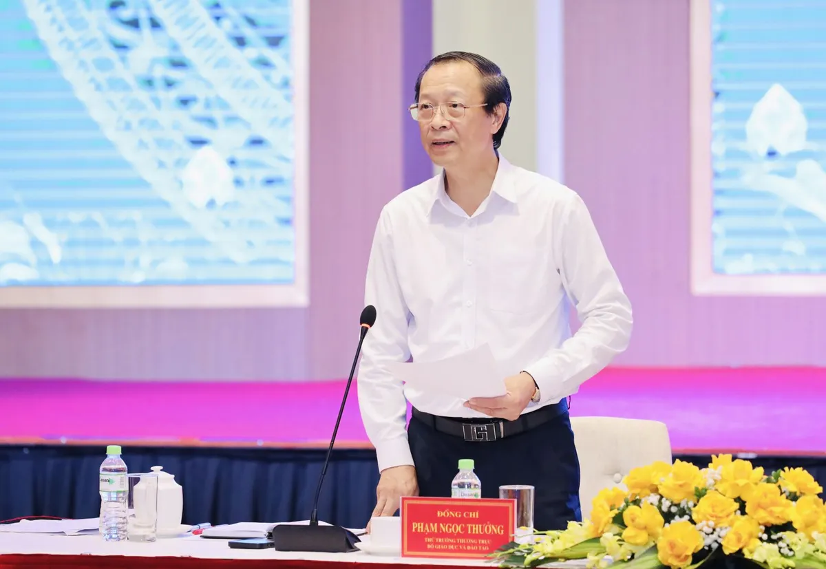Bộ GD&ĐT yêu cầu đổi mới tư duy, không để học sinh dự quá nhiều cuộc thi - Ảnh 4.
