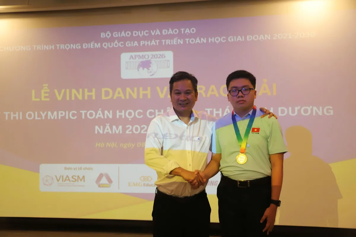 Gặp gỡ nam sinh giành 2 huy chương Olympic Toán quốc tế - Ảnh 8.