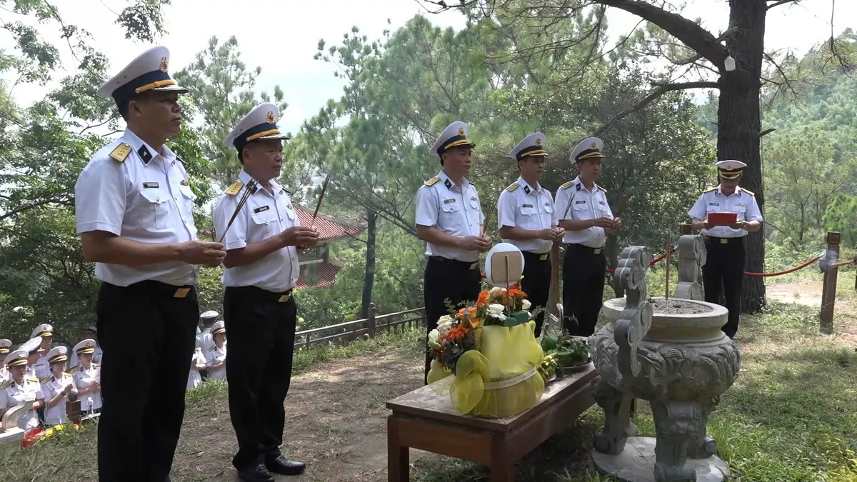 Vùng 3 Hải quân: Chuỗi hoạt động nghĩa tình tri ân Ngày Thương binh - Liệt sĩ - Ảnh 7.