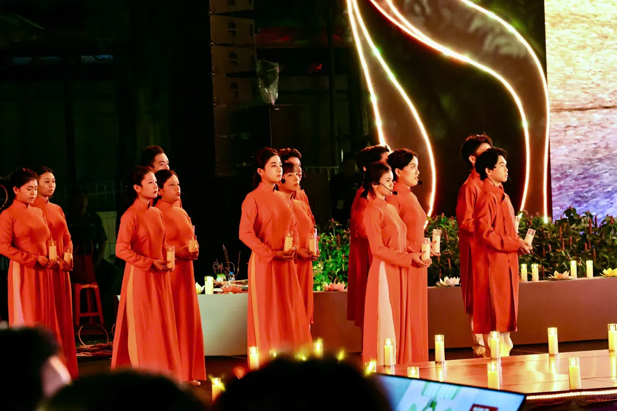 Cầu truyền h&igrave;nh &ldquo;Sao s&aacute;ng dẫn đường&rdquo;: H&agrave;nh tr&igrave;nh của tri &acirc;n v&agrave; l&ograve;ng tự h&agrave;o - Ảnh 18.