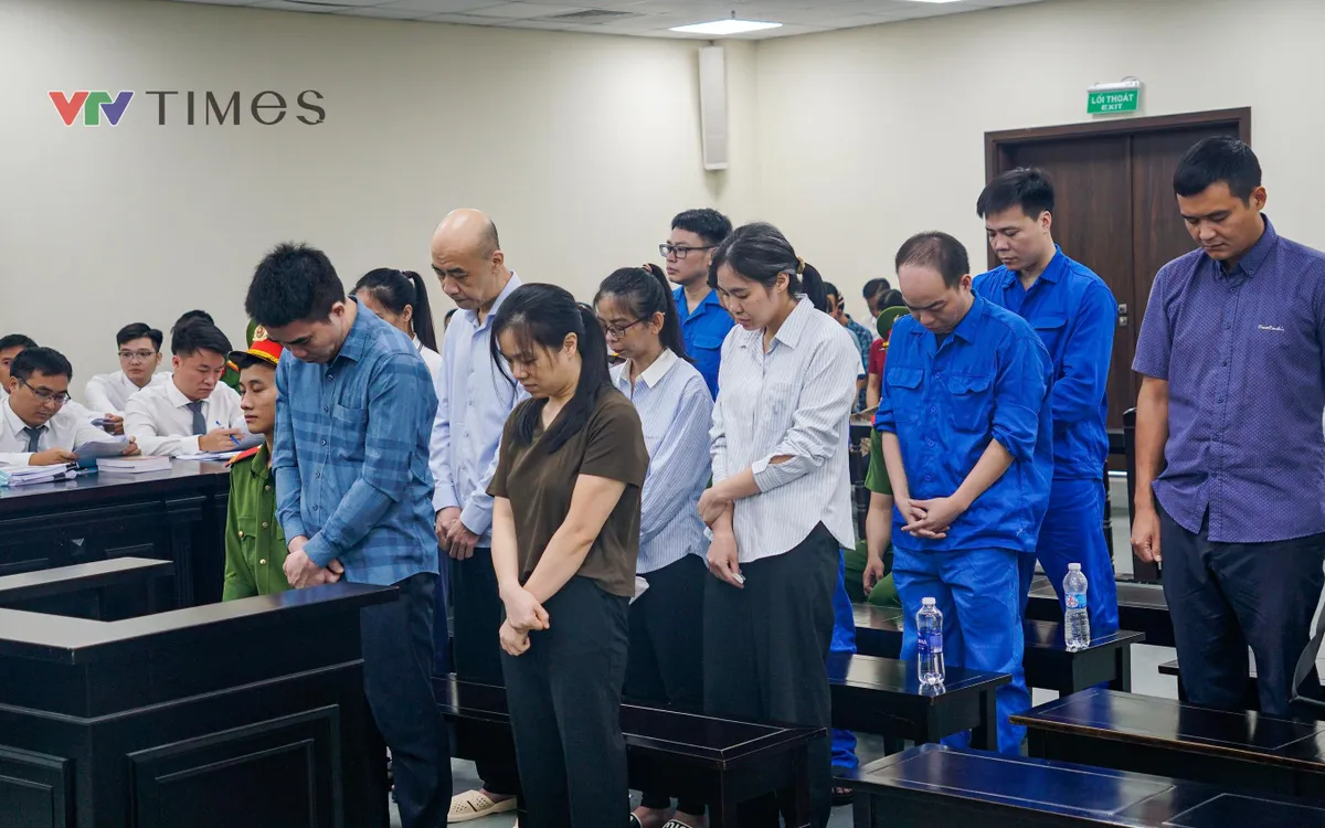 Các bị cáo tại toà. (ảnh: Minh Anh)