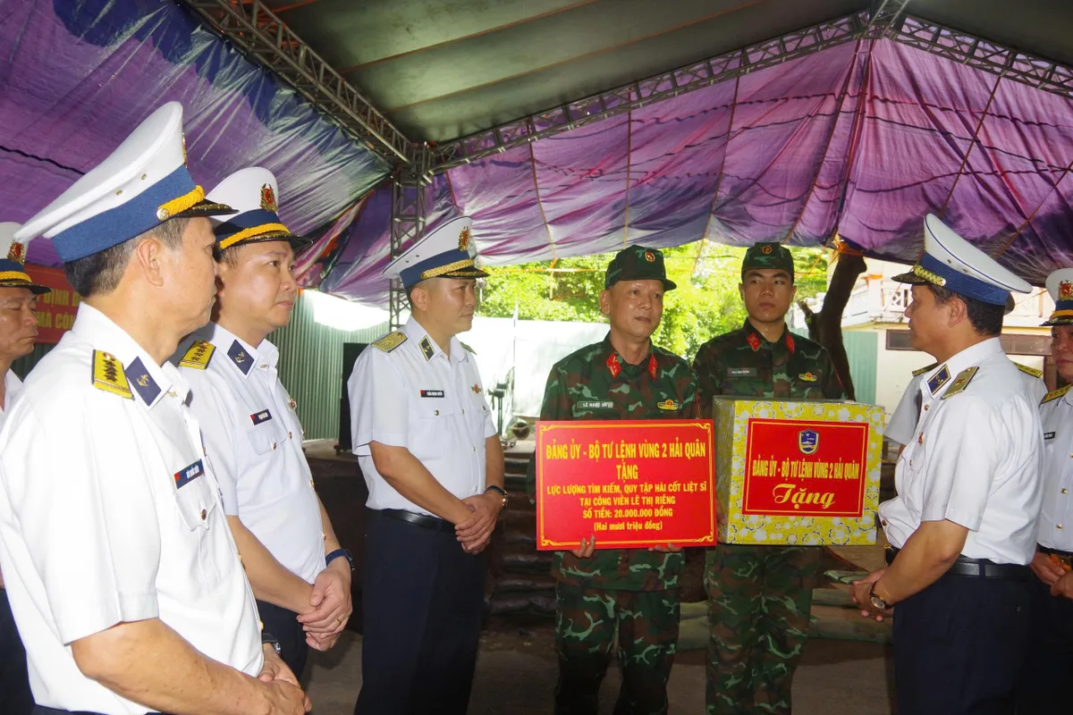 Vùng 2 Hải quân: Chuỗi hoạt động tri ân ý nghĩa nhân ngày Thương binh - Liệt sĩ - Ảnh 4.