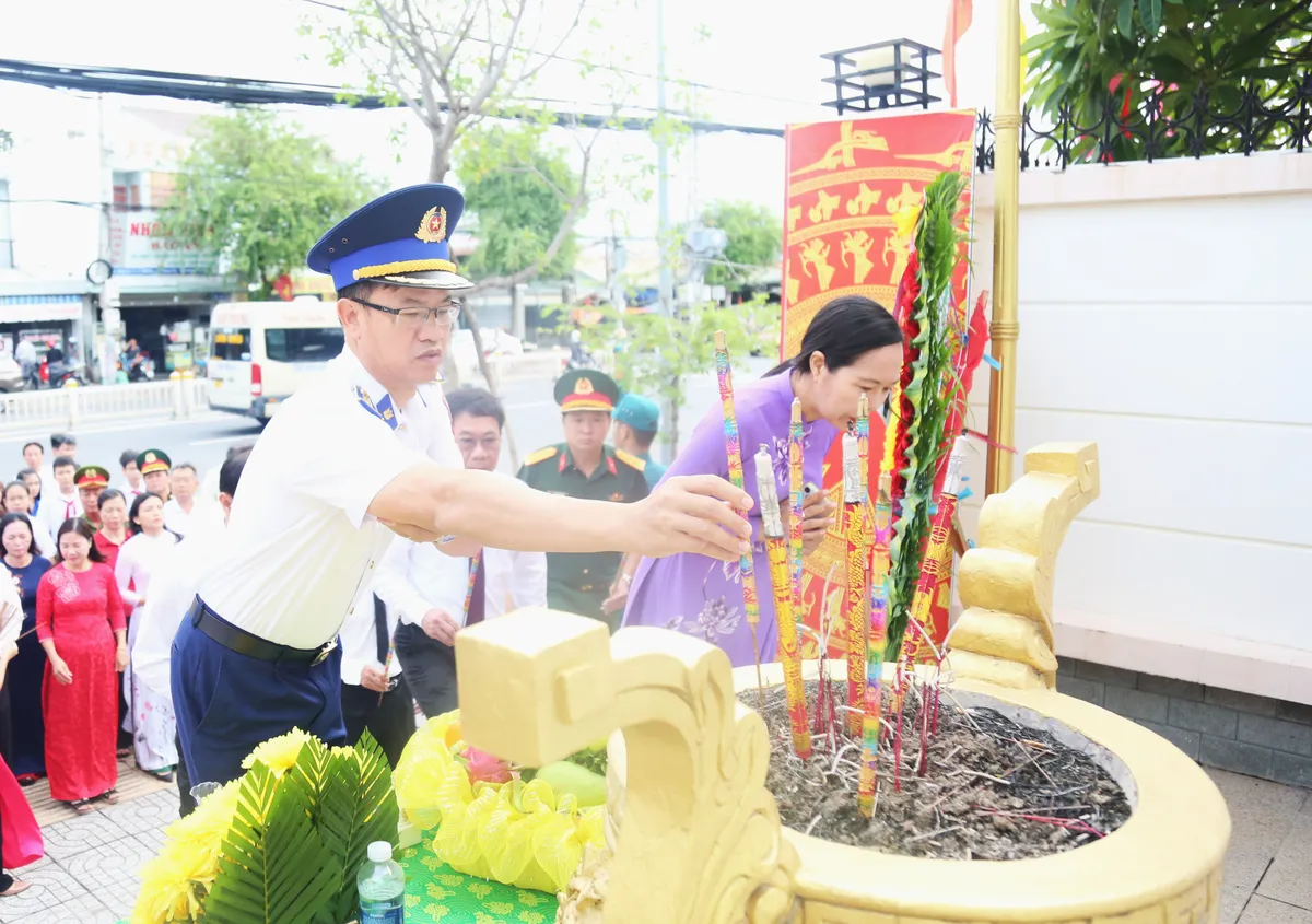 Bộ Tư lệnh V&ugrave;ng Cảnh s&aacute;t biển 3 tổ chức nhiều hoạt động tri &acirc;n nh&acirc;n kỷ niệm Ng&agrave;y Thương binh - Liệt sĩ - Ảnh 2.