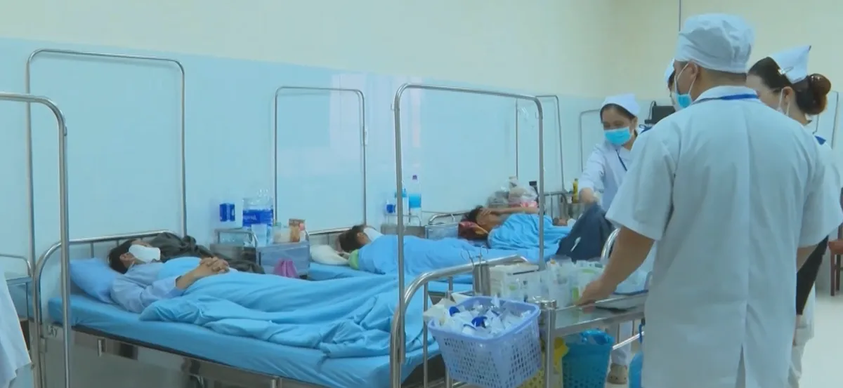 L&acirc;m Đồng: Hơn 80 ca nhập viện sau khi ăn b&aacute;nh m&igrave;- Ảnh 2.