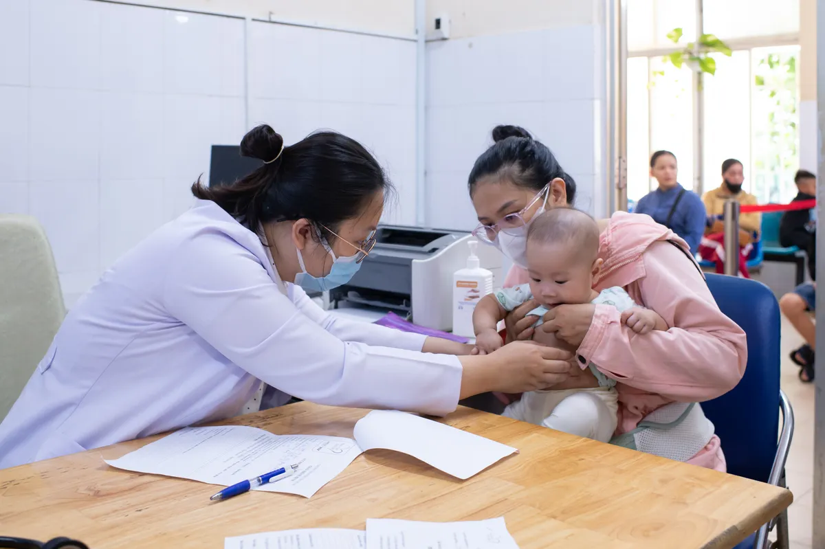 Gần 1 tỷ đồng hỗ trợ điều trị cho trẻ mắc bệnh tim bẩm sinh tại Khánh Hòa - Ảnh 10.