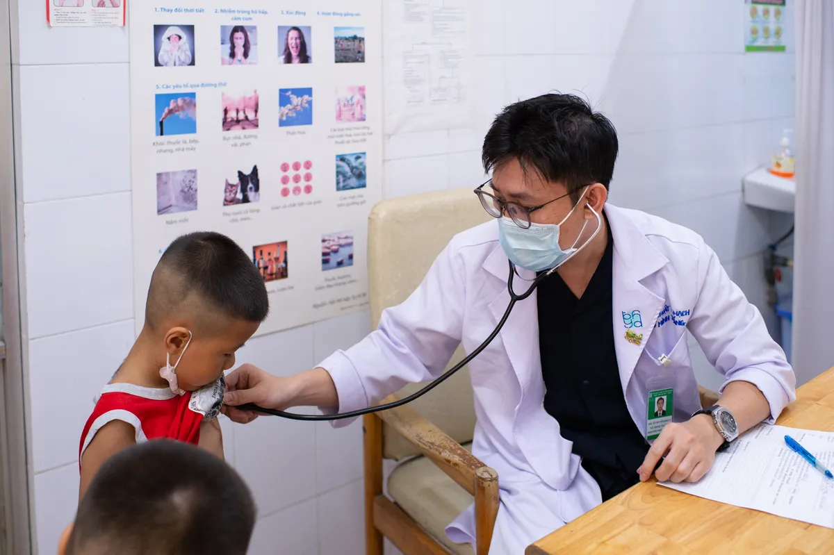 Gần 1 tỷ đồng hỗ trợ điều trị cho trẻ mắc bệnh tim bẩm sinh tại Khánh Hòa - Ảnh 1.