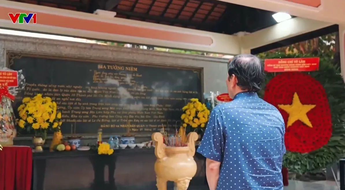 Chuẩn bị di dời Bia tưởng niệm trong Công viên Lê Thị Riêng để mở rộng tìm kiếm hài cốt liệt sĩ - Ảnh 1.