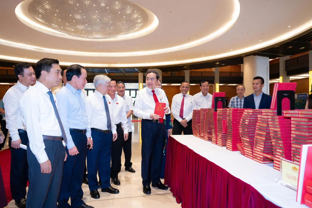 Chủ tịch Quốc hội Trần Thanh Mẫn: Không thể giám sát những vấn đề mới bằng tư duy và phương thức cũ - Ảnh 2.