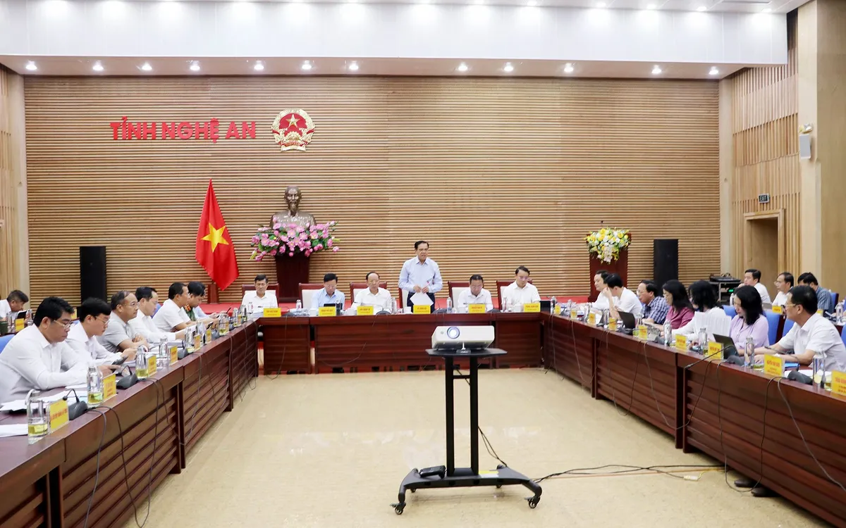 Quang cảnh phiên họp UBND thường kỳ tháng 7/2026. Ảnh UBND Nghệ An.