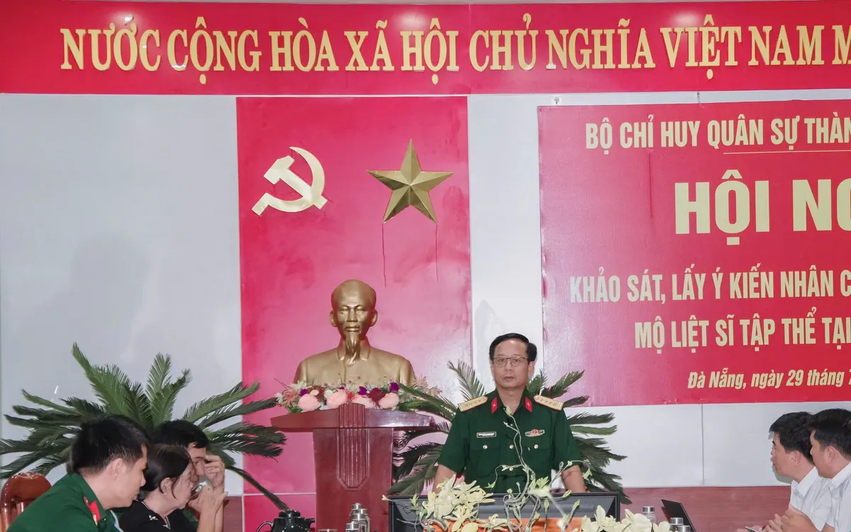 Bộ CHQS TP Đà Nẵng khảo sát, lấy ý kiến nhân chứng để xác minh nguồn gốc 17 hài cốt nghi là liệt sĩ, làm cơ sở hoàn thiện hồ sơ, phục vụ công tác quy tập.