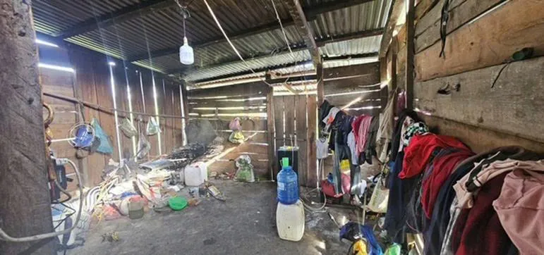Gia đ&igrave;nh kh&oacute; khăn ở Quảng Ng&atilde;i mong con kịp mổ tim - Ảnh 2.