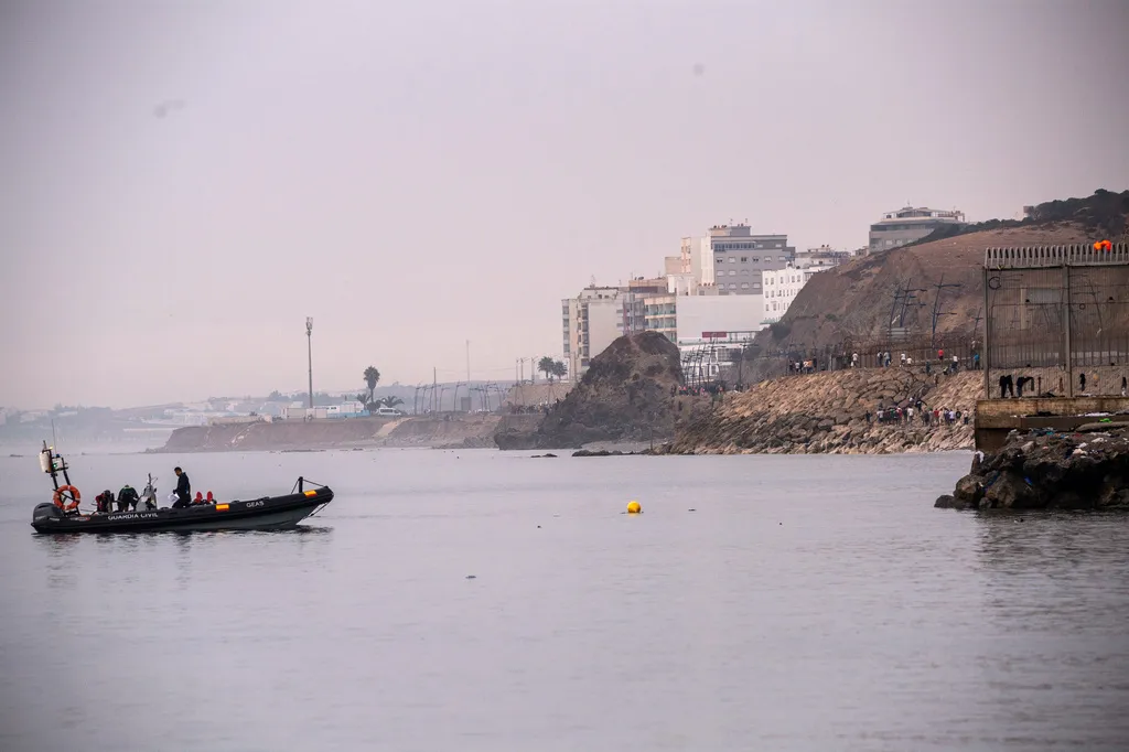 Ceuta - Cánh cửa nhỏ nhưng áp lực lớn đối với EU- Ảnh 3.