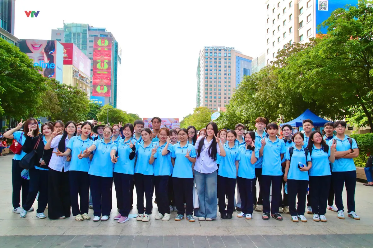 TP Hồ Chí Minh: 5.000 người đồng hành đi bộ "Vì nạn nhân chất độc da cam"- Ảnh 10.