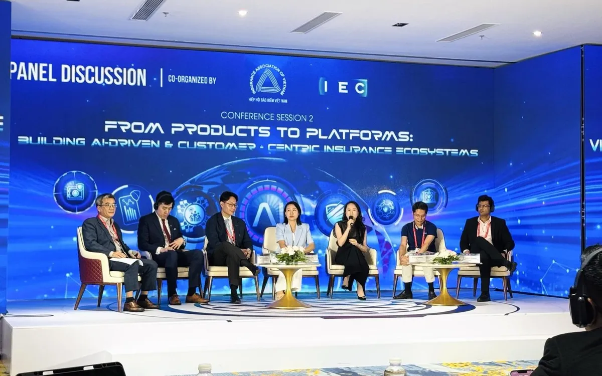 Phiên thảo luận tại Vietnam Insurance Summit 2026