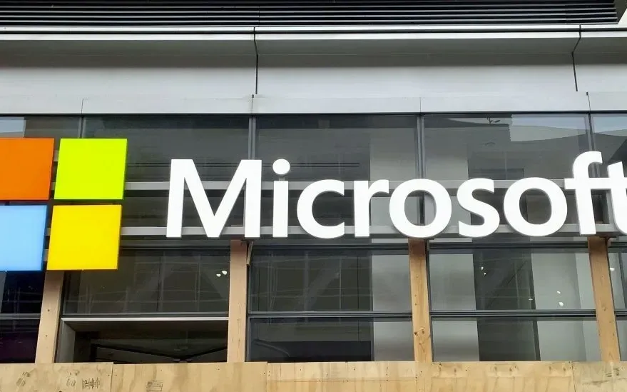 Biểu tượng tập đoàn Microsoft tại New York, Mỹ. (Ảnh: Kyodo/TTXVN)