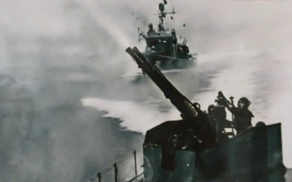 Bộ đội Hải quân đánh trả máy bay Mỹ tại Lạch Trường (Thanh Hóa) ngày 5/8/1964