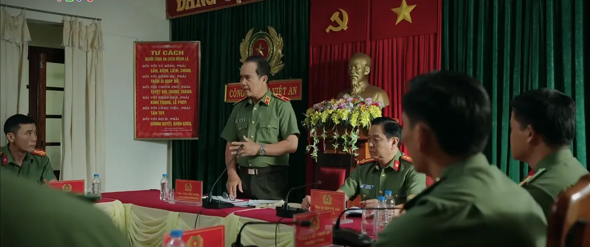 Trời cao nguyên xanh - Tập 18: Vân - Tuấn rạn nứt, Lok lộ thân phận Phó Tổng thống tổ chức phản động - Ảnh 6.