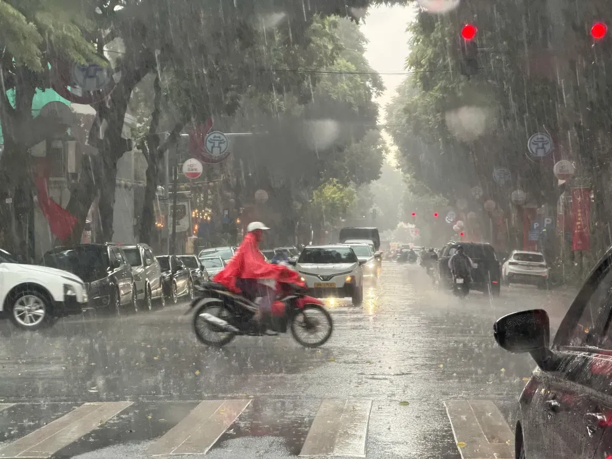Bắc Bộ v&agrave; Bắc Trung Bộ mưa lớn từ chiều nay (4/8)- Ảnh 1.