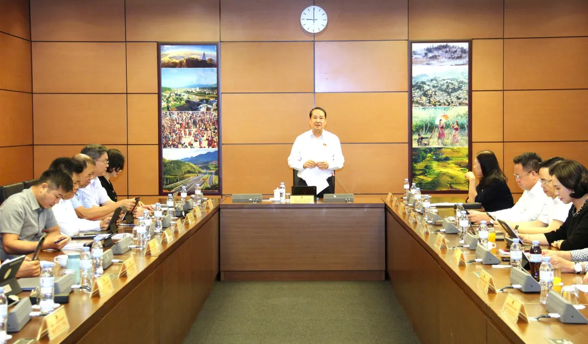 Ho&agrave;n thiện h&agrave;nh lang ph&aacute;p l&yacute; để bảo vệ người lao động v&agrave; th&uacute;c đẩy chuyển đổi số - Ảnh 4.