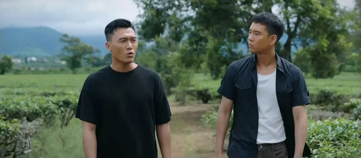 Trời cao nguyên xanh - Tập 19: Tuấn và Y Liên hóa giải hiểu lầm, ông Lok lộ rõ mưu đồ dùng tiền thao túng người dân- Ảnh 9.