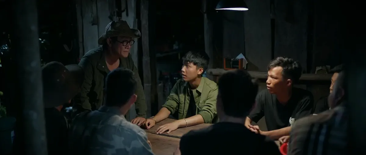 Trời cao nguyên xanh - Tập 19: Tuấn và Y Liên hóa giải hiểu lầm, ông Lok lộ rõ mưu đồ dùng tiền thao túng người dân- Ảnh 10.