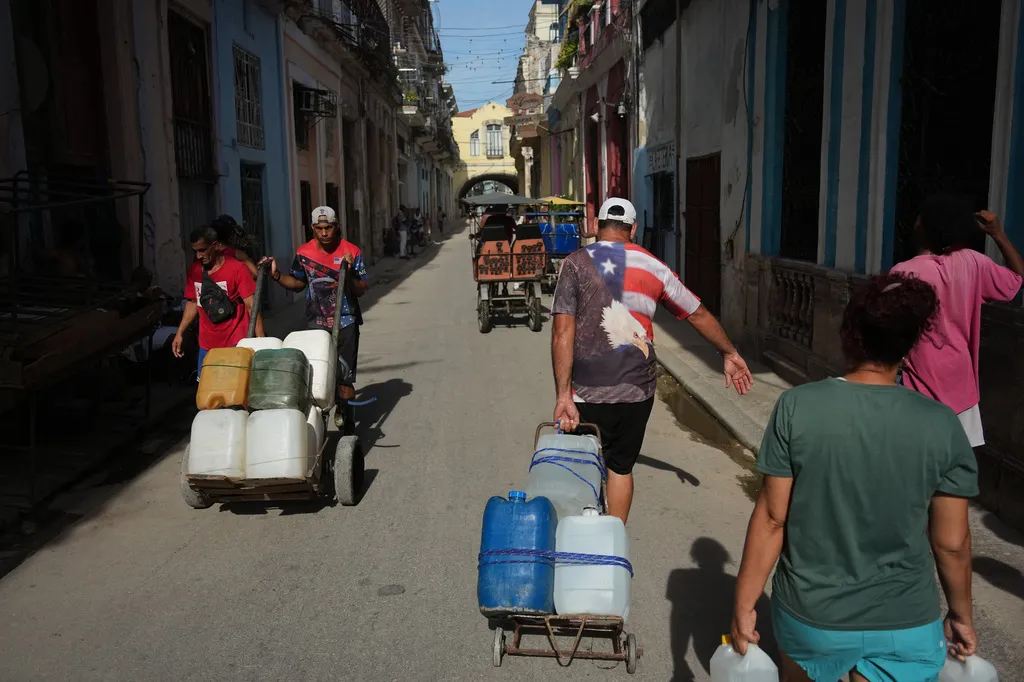 Liên Hợp Quốc kêu gọi hỗ trợ nhiên liệu cho Cuba- Ảnh 1.