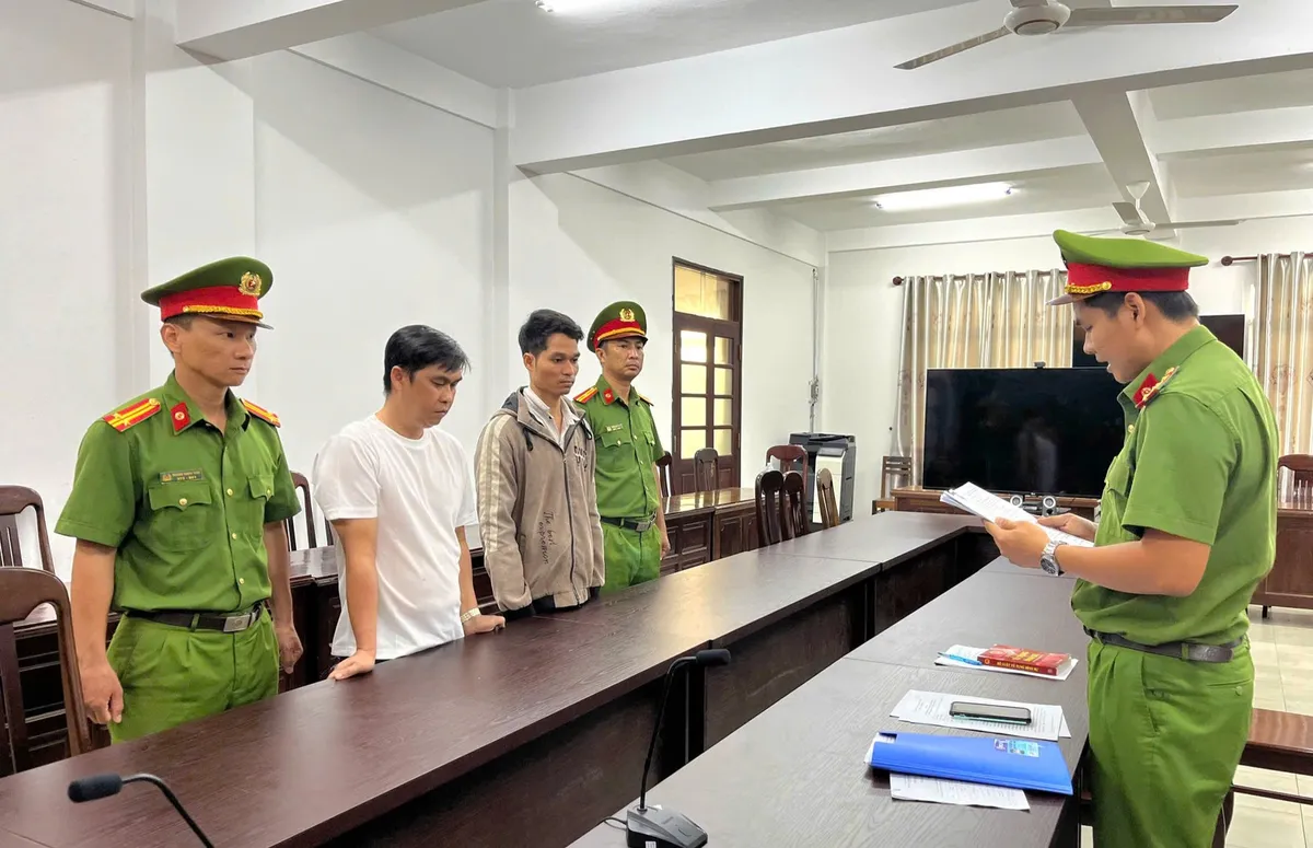 Lập khống hồ sơ bệnh nhân, chiếm đoạt thuốc bảo hiểm y tế, 7 cán bộ bị khởi tố - Ảnh 1.