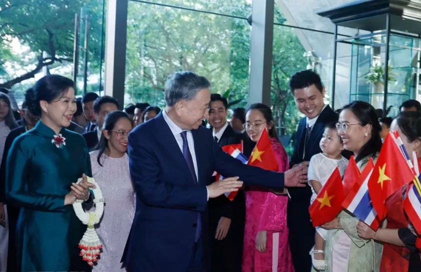 Người Việt Nam ở nước ngoài là một trong những nguồn lực chiến lược - Ảnh 1.