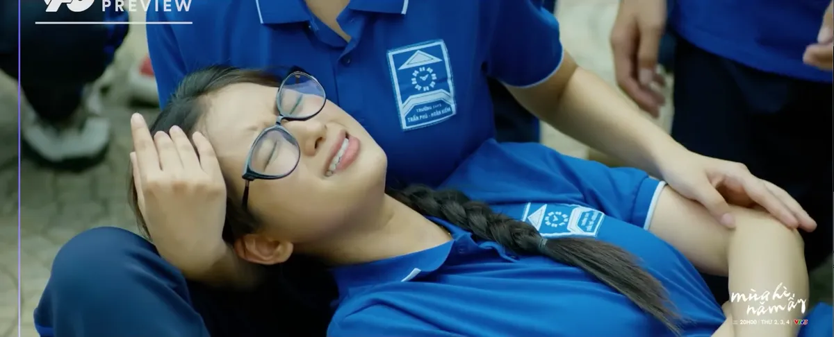 Mùa hè năm ấy - Tập 3: Khánh nhờ bố mẹ cho vay vàng giúp Phương - Ảnh 1.