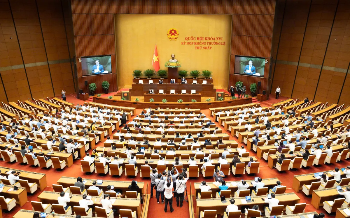 Quang cảnh phiên họp sáng ngày 6/8. Ảnh: Hoàng Hiếu