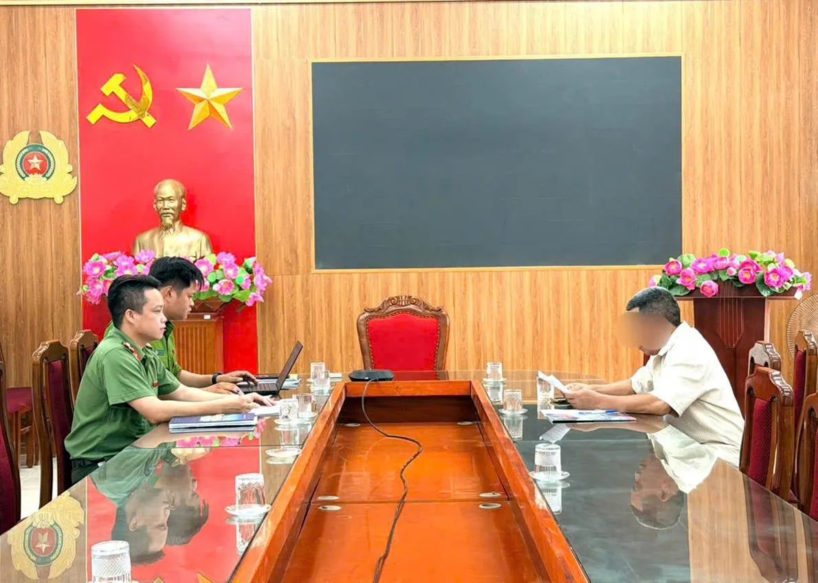 Phạt 7,5 triệu đồng người đàn ông đăng tin sai sự thật về sáp nhập đơn vị hành chính ở Hà Nội - Ảnh 2.