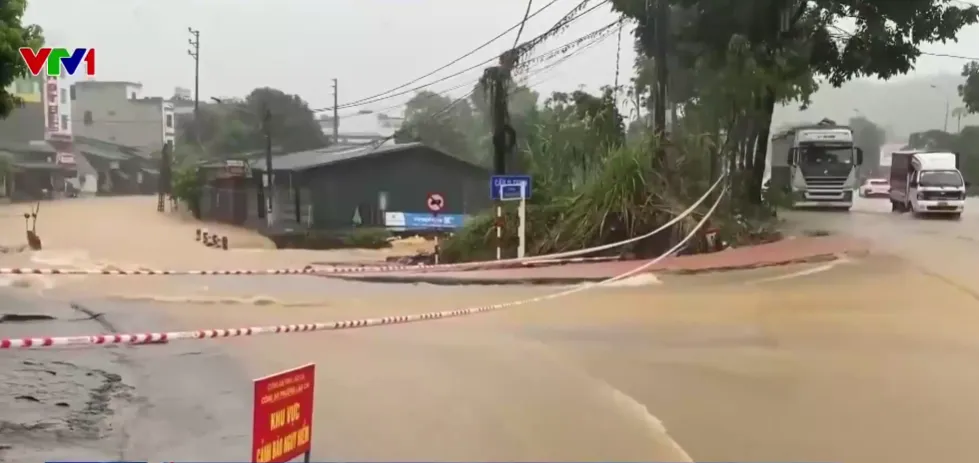 Lào Cai khẩn trương tìm kiếm 2 người mất tích do mưa lũ- Ảnh 2.