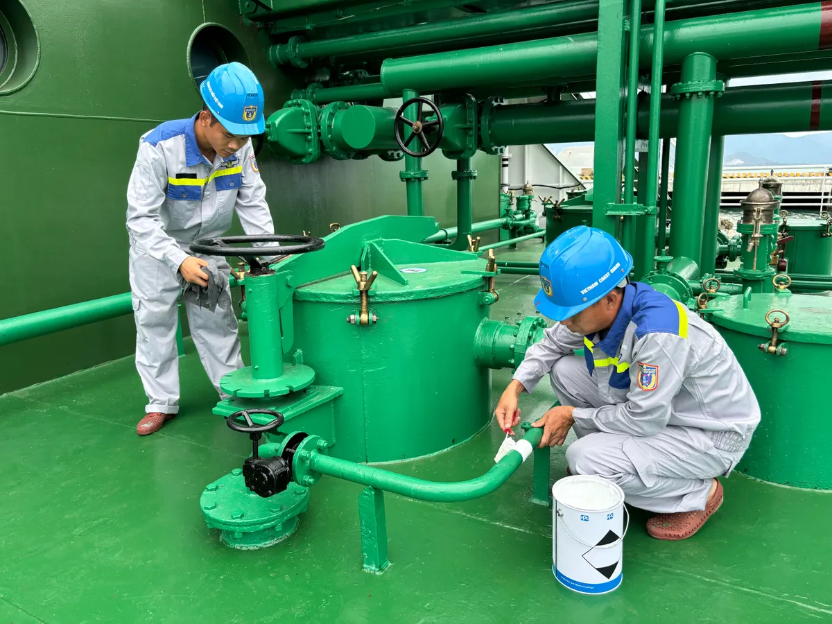 Những con tàu sẵn sàng rẽ sóng: Ghi nhận công tác chuẩn bị hội thao tại Hải đoàn 32 - Ảnh 1.