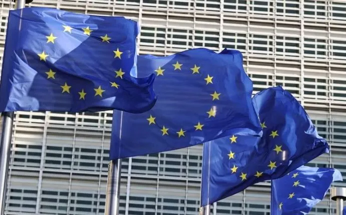 Cờ Liên minh châu Âu tại Brussels, Bỉ. (Ảnh: THX/TTXVN)