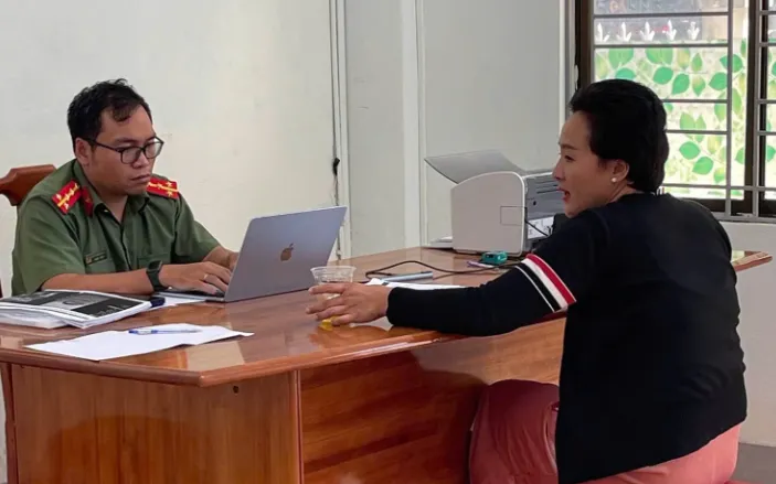 Đối tượng Nguyễn Thị Bích Phượng làm việc với Cơ quan Công an. Ảnh: Cổng TTĐT Công an Gia Lai