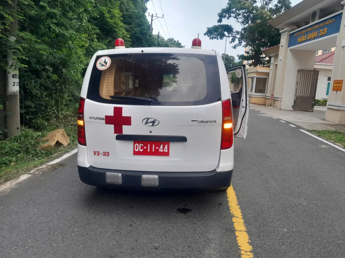 Cấp cứu kịp thời 2 du khách bị tai nạn tại Côn Đảo- Ảnh 1.