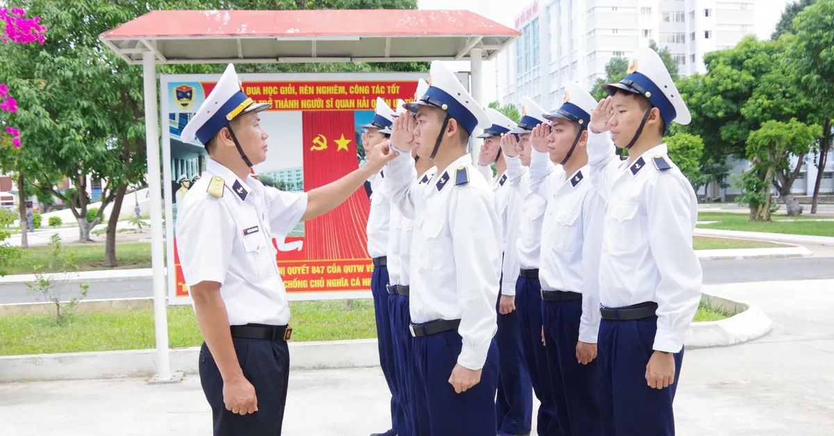 H&agrave;nh tr&igrave;nh vượt kh&oacute; vươn l&ecirc;n của học vi&ecirc;n Học viện Hải qu&acirc;n Nguyễn L&ecirc; Th&agrave;nh Triết - Ảnh 3.