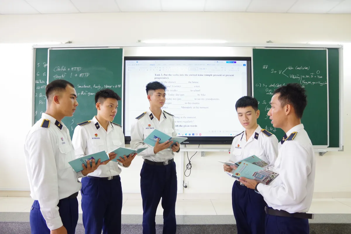 H&agrave;nh tr&igrave;nh vượt kh&oacute; vươn l&ecirc;n của học vi&ecirc;n Học viện Hải qu&acirc;n Nguyễn L&ecirc; Th&agrave;nh Triết - Ảnh 4.