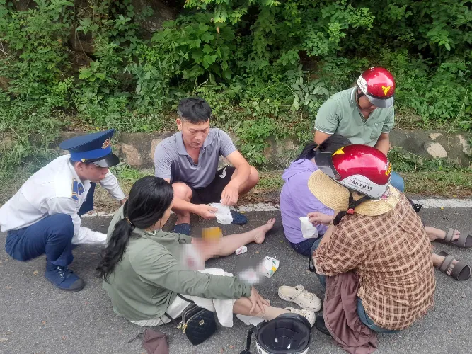 Cấp cứu kịp thời 2 du khách bị tai nạn tại Côn Đảo- Ảnh 2.