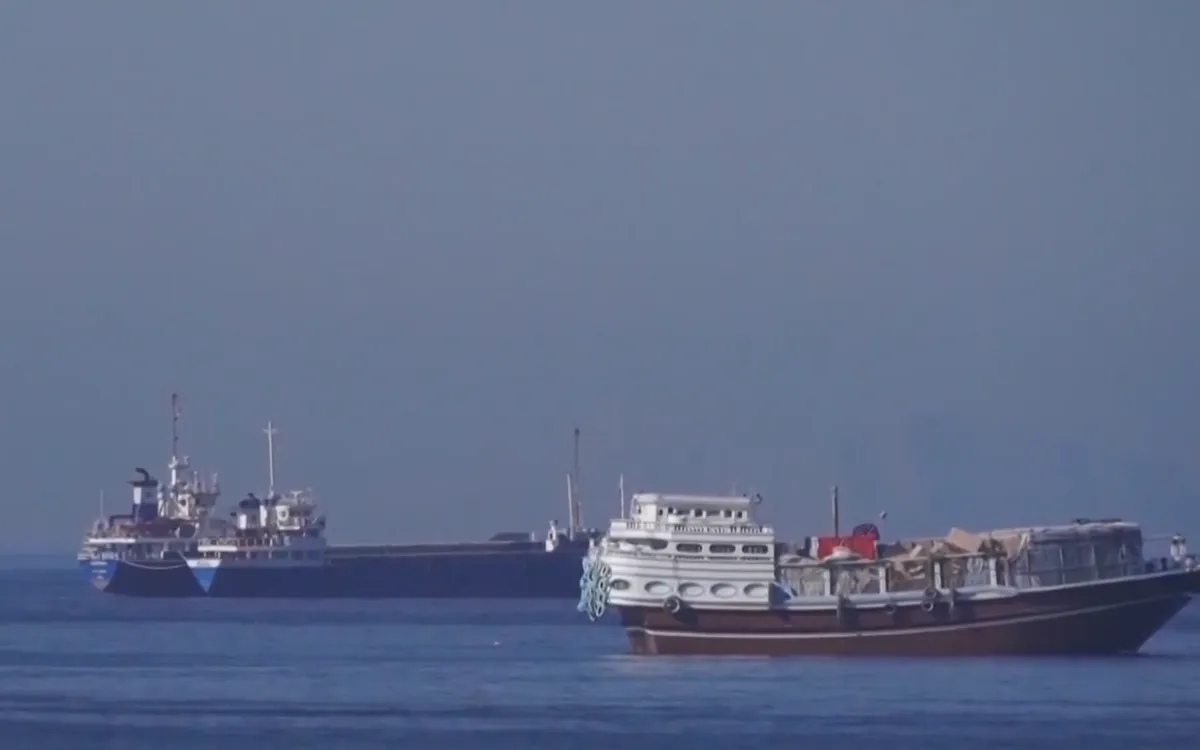 Iran - Oman tiến gần đến thỏa thuận về eo biển Hormuz - Ảnh 1.