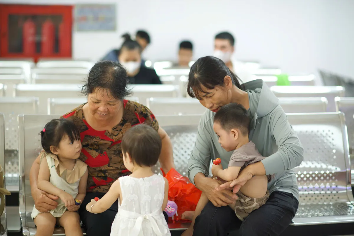 Gần 1 tỷ đồng dự kiến hỗ trợ trẻ khó khăn mắc tim bẩm sinh tại Hưng Yên - Ảnh 11.