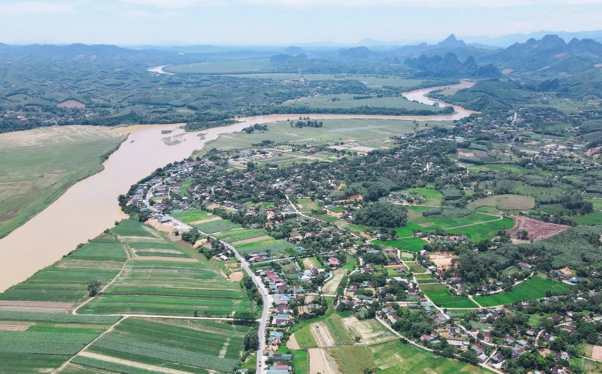 Xây dựng miền Tây Nghệ An trở thành vùng phát triển bền vững, có tốc độ tăng trưởng kinh tế ổn định - Ảnh 2.
