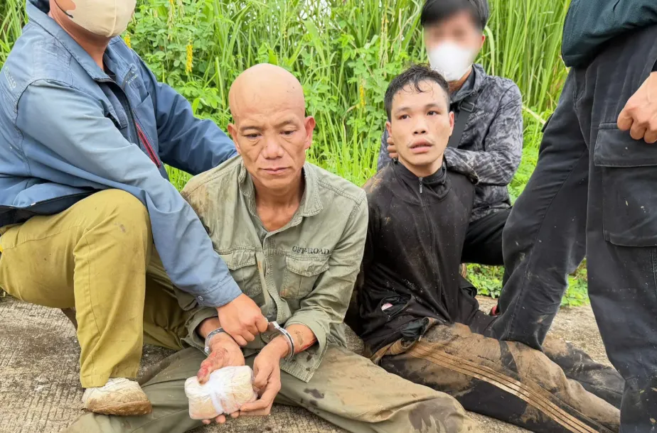 Bắt giữ 2 đối tượng mua bán hơn 3.500 viên ma túy tổng hợp ở Sơn La - Ảnh 1.