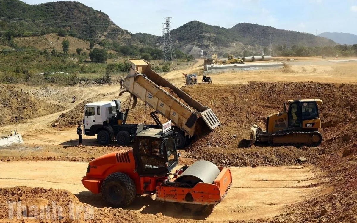 Năm 2026, nguồn cung trên địa bàn TP.Hồ Chí Minh đang thiếu hụt nghiêm trọng ở hầu hết các loại vật liệu chủ lực. Ảnh: Minh Hùng/TTXVN