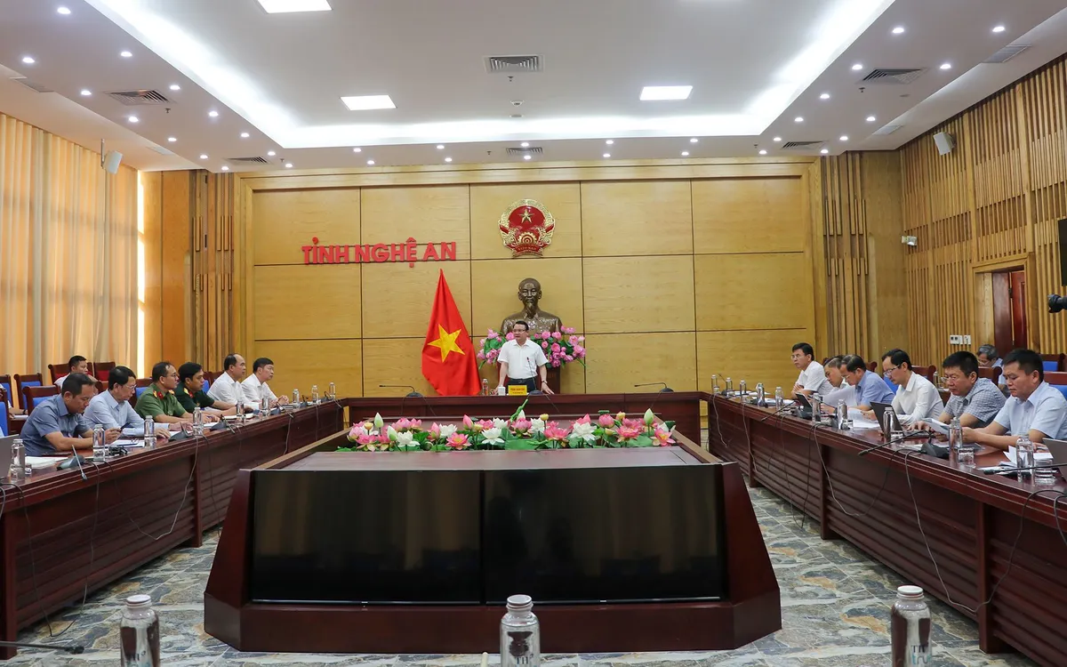 UBND tỉnh tổ chức cuộc họp về phát triển miền Tây tỉnh Nghệ An đến năm 2030, tầm nhìn đền năm 2045. Ảnh UBND Nghệ An.