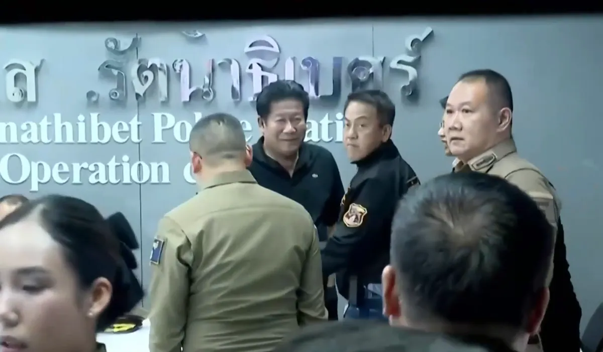 Nghi phạm vụ nổ súng tại Thái Lan đầu thú trên sóng trực tiếp- Ảnh 1.